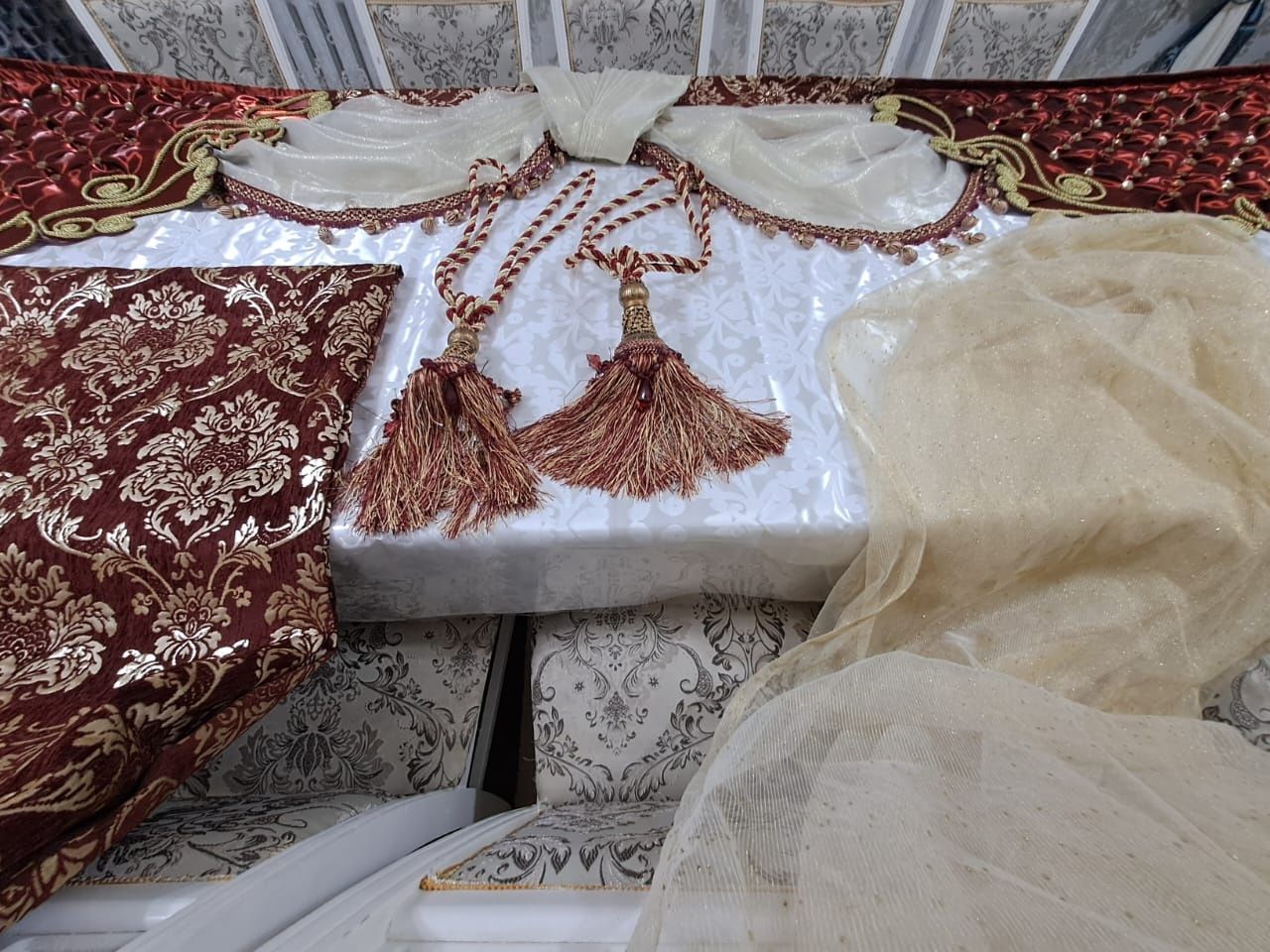 Тамаша перде сатылады