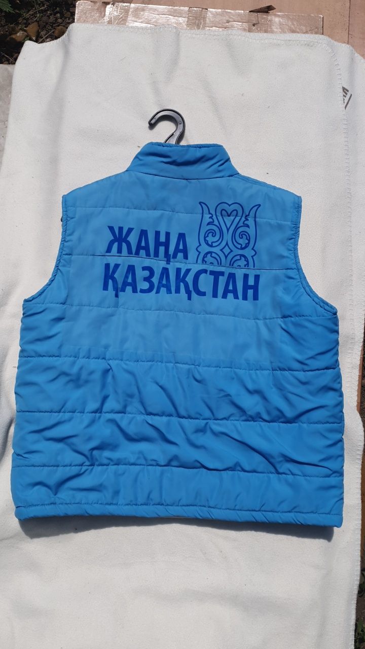 Безрукавка 50-52 размер
