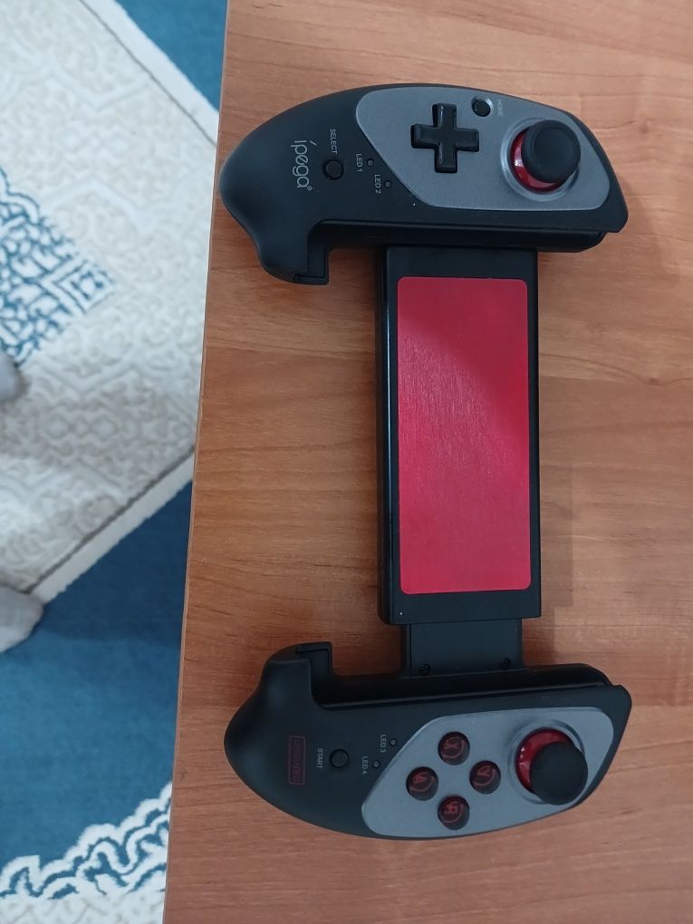 Продаю игровой джойстик для стрелялок