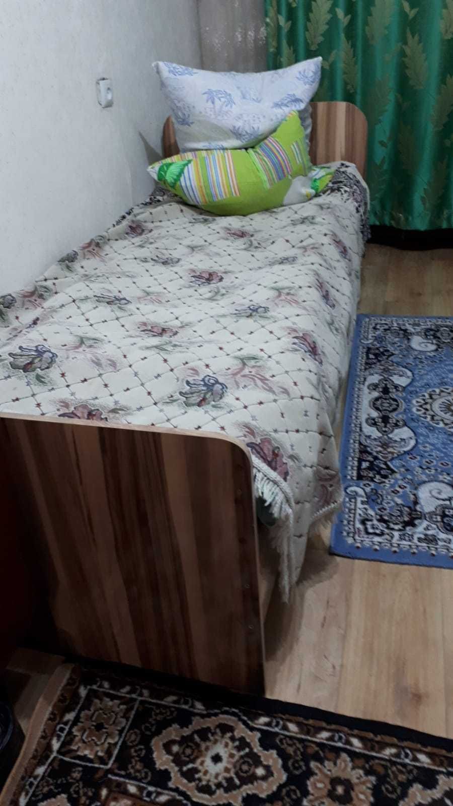 Срочно продам мебель в спальню