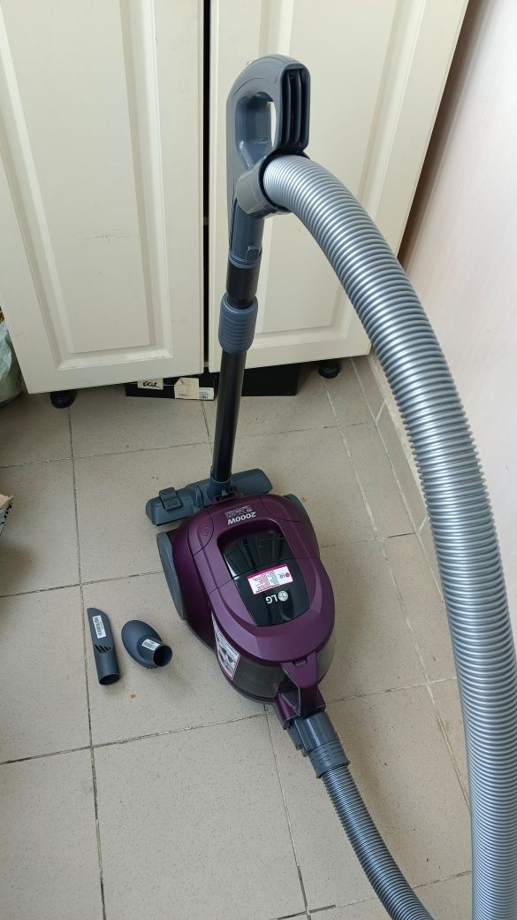 Пылесос LG 2000w