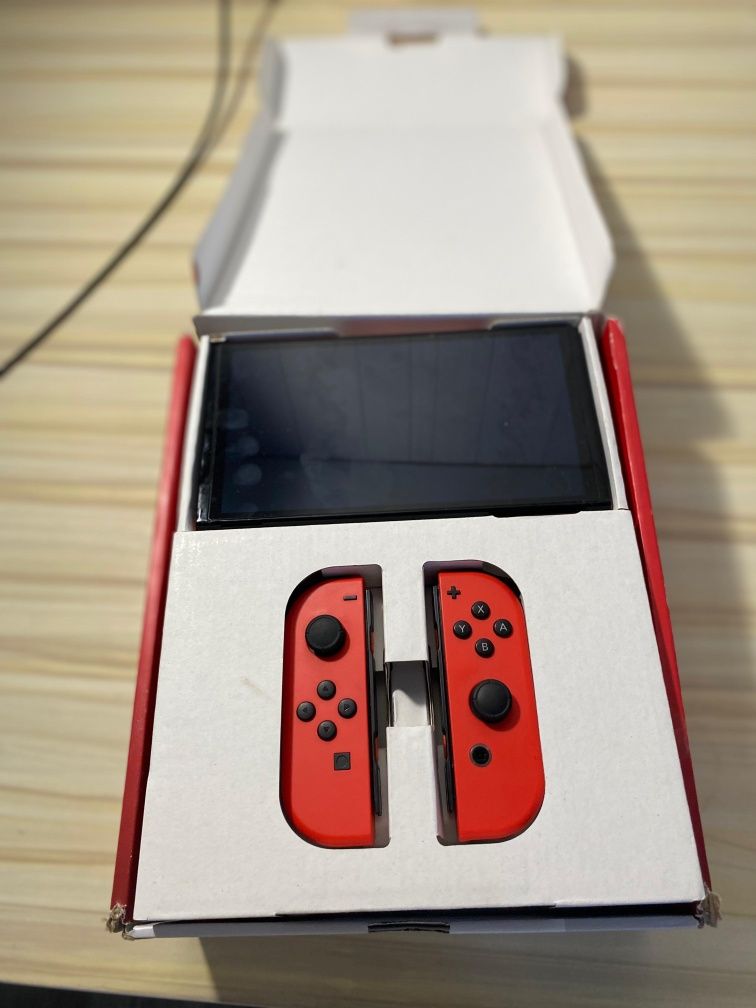 Продаётся Нинтендо свитч олед Mario edition