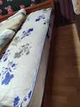 Продам двуспальнюю кровать с матрасом