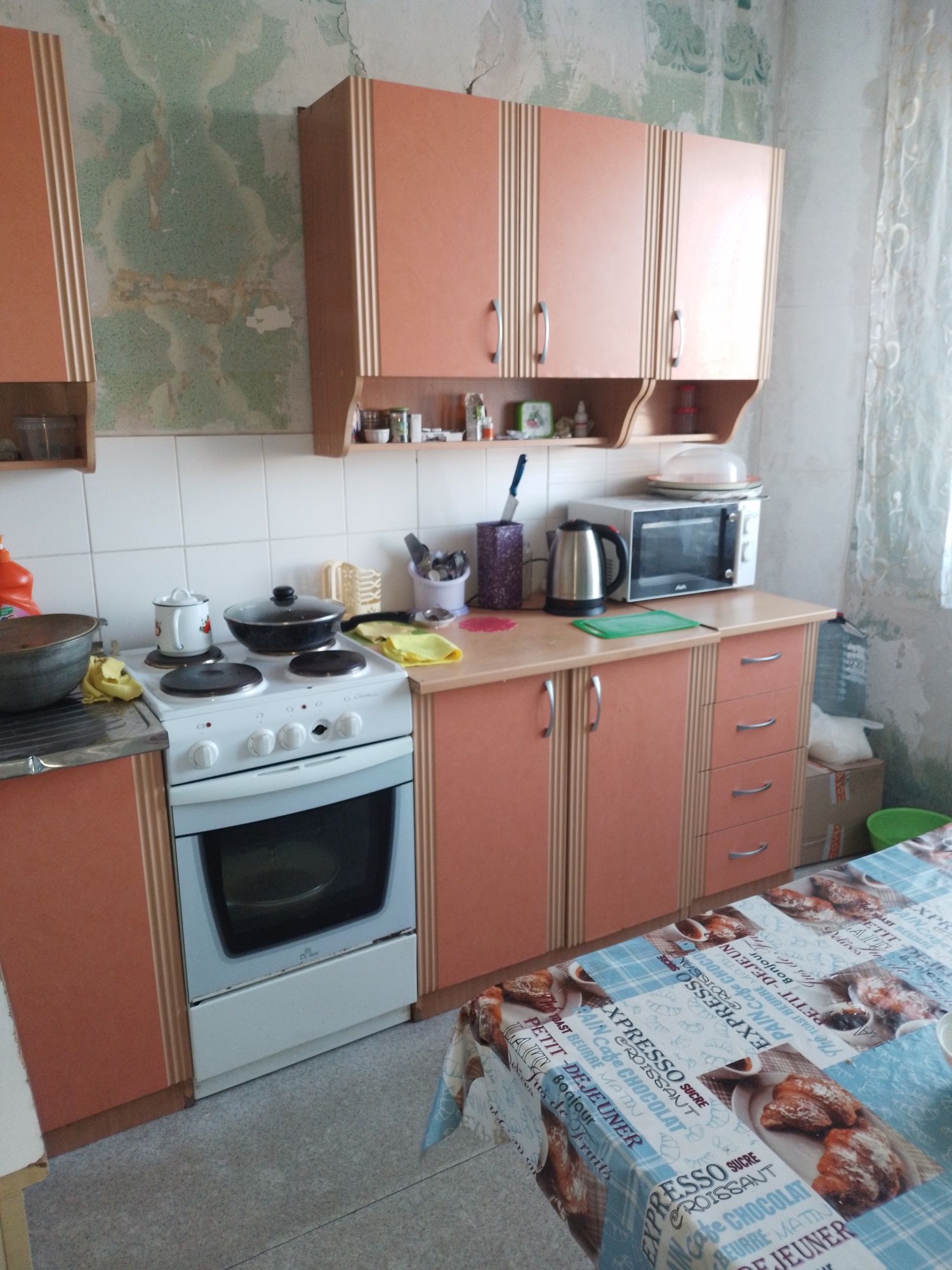 Продаю квартиру  в Пришахтинске