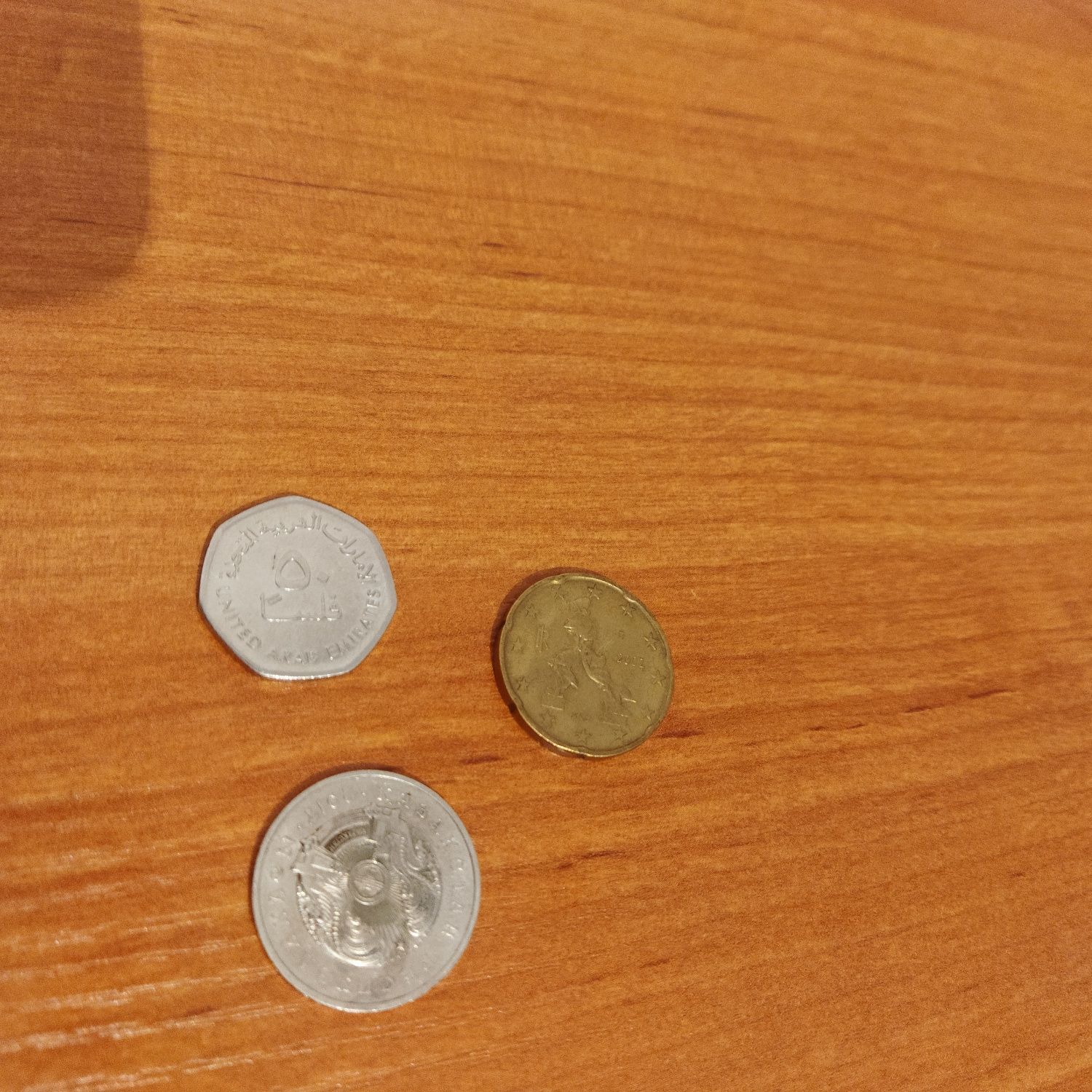Продам монеты разные