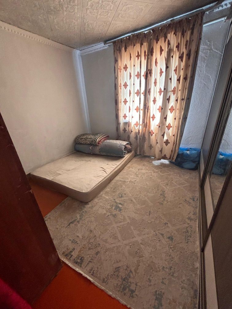 4 бөлмелі үй сатылады, су/газ/свет бар, мектепке жақын