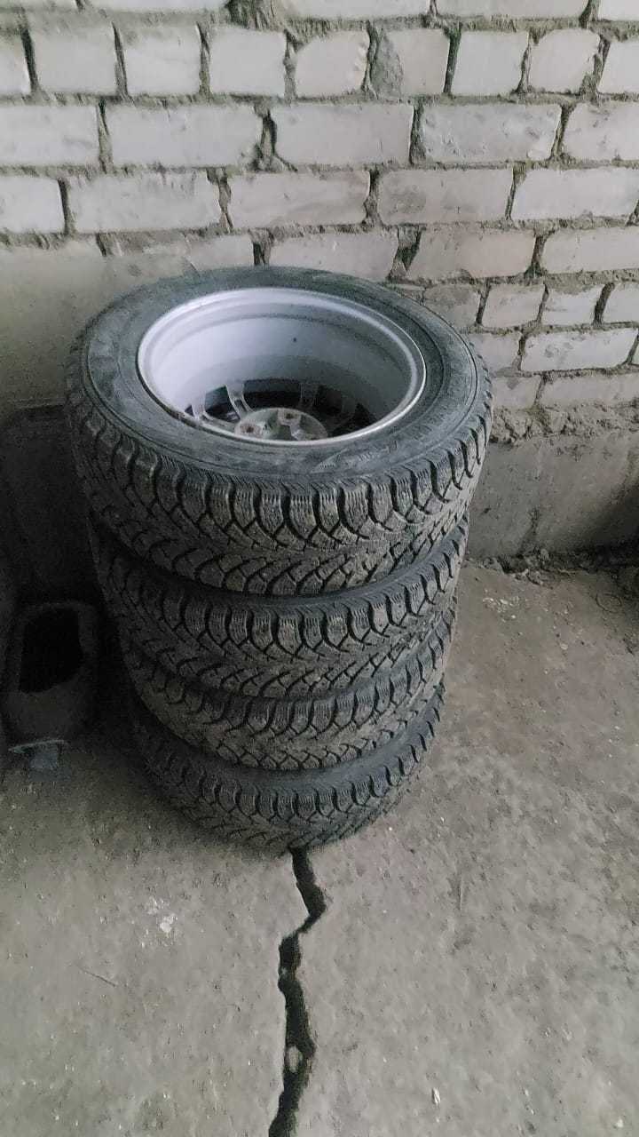 зимняя резина с дисками 185/65 R14 (приора)