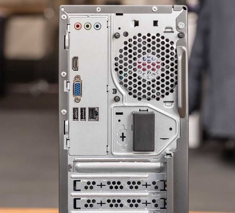 Фирменный ПК LENOVO (Ryzen 2400G/SSD256Gb/Vega11)
