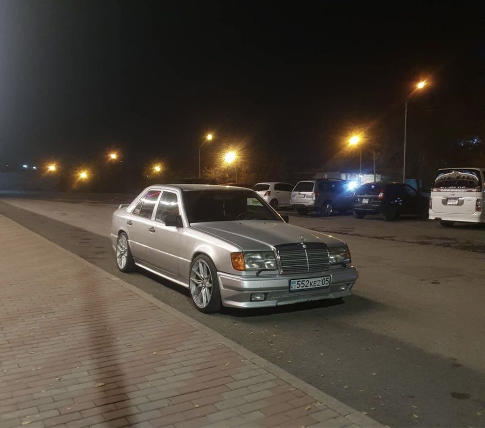 Передний задний бампер,пороги mercedes w124,тюнинг ешка мерс 124 амг