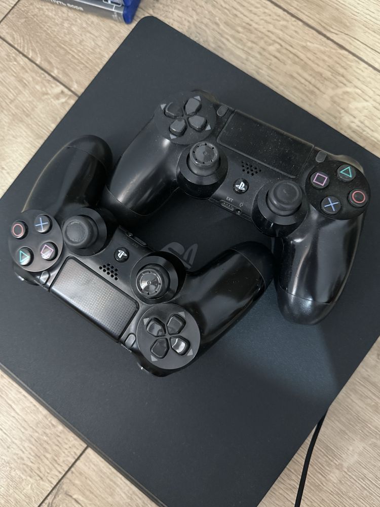 Playstation 4 slim 1TB