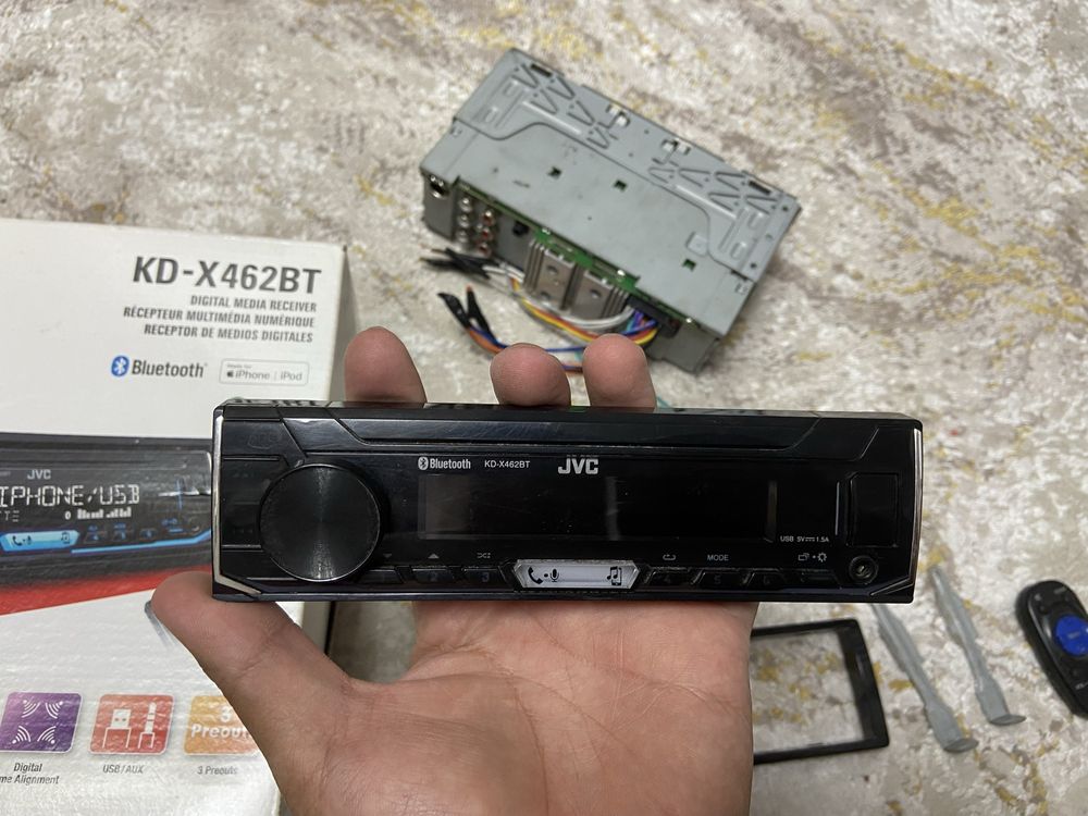 Магнитола JVC KD-X462BT