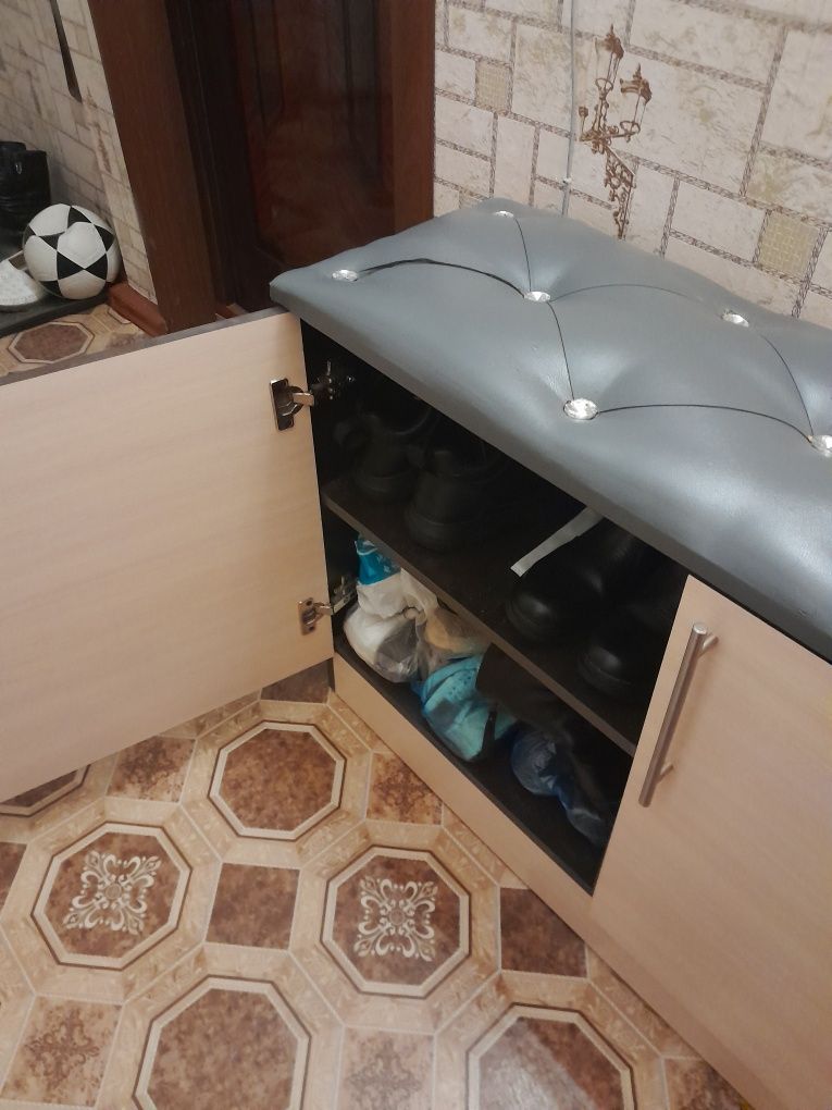 Продам тумбу для обуви