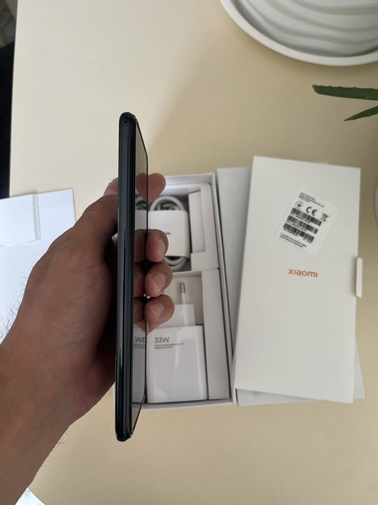 Xiaomi 11 lite почти новый