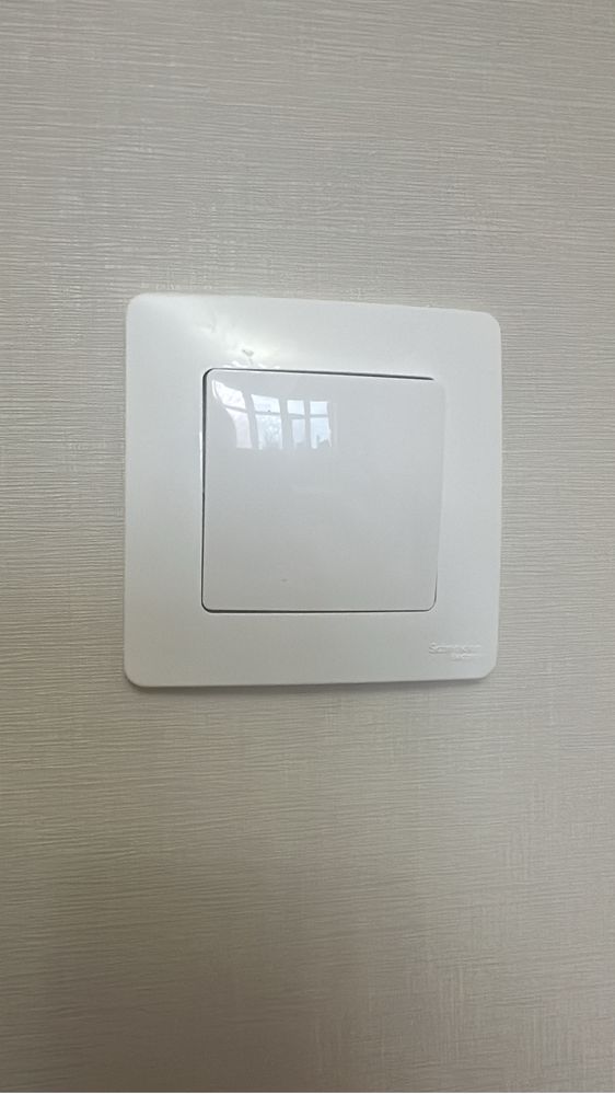 Продам розетки и выключатели Schneider и IEK