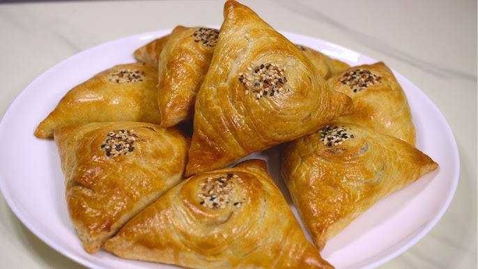 Самса с мясом - хруст снаружи, сочность внутри