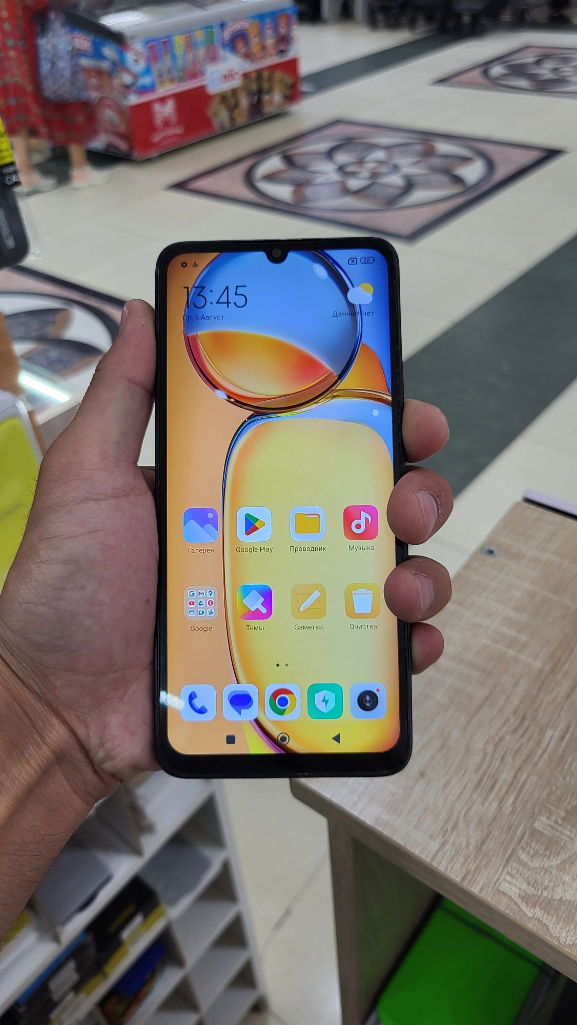 В хорошем состояний Redmi 13c 256гиг
