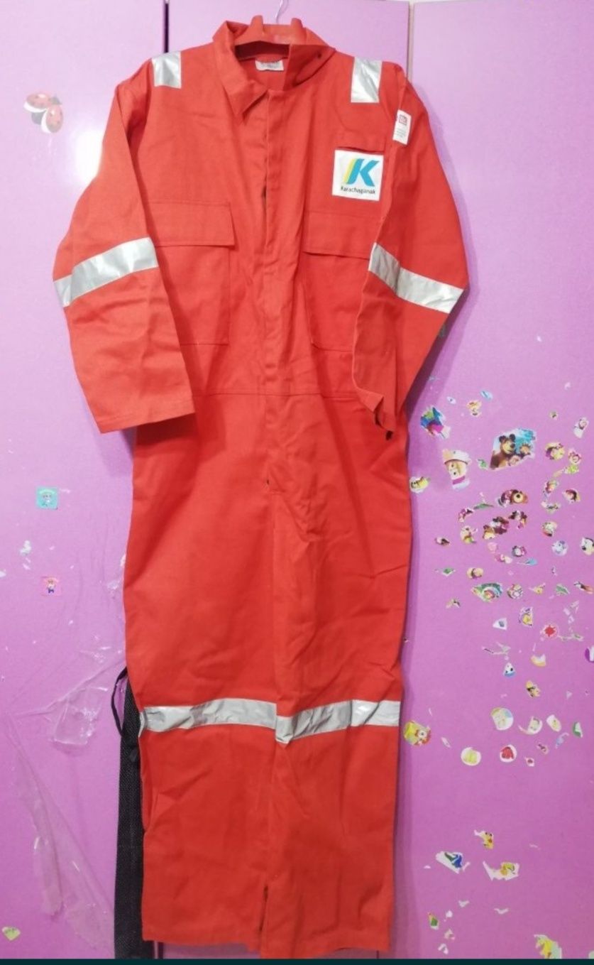 Продам комбинезоны зимний и летний