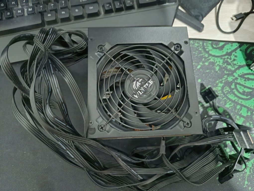 Продам блок питания WINTEK WT-500