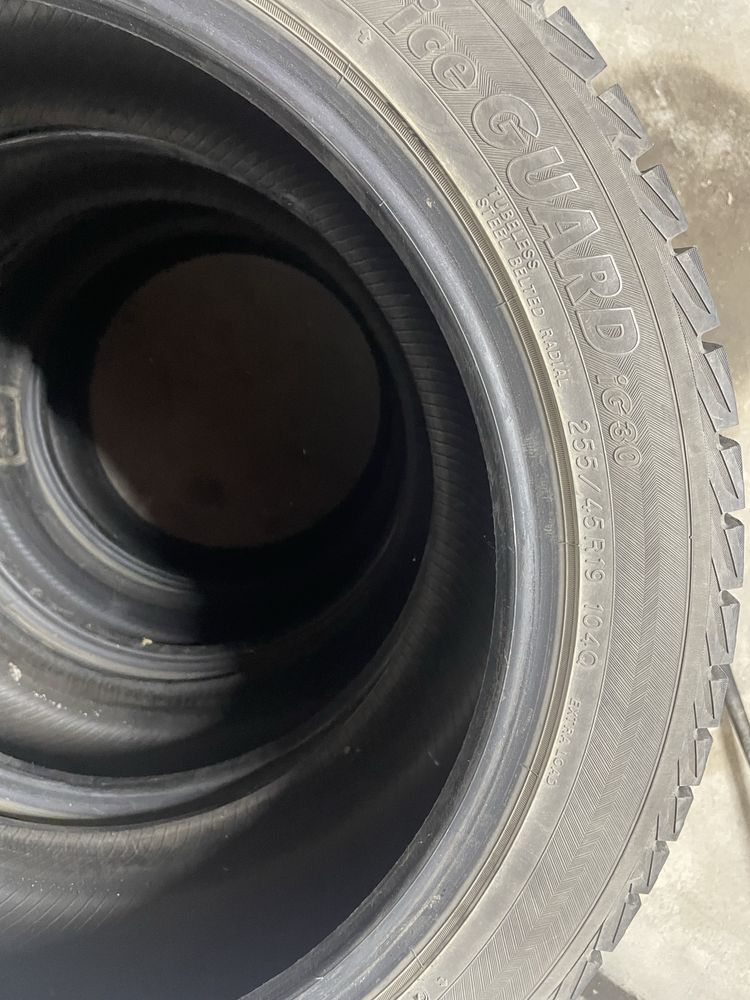 Продам зимние шины yokohama