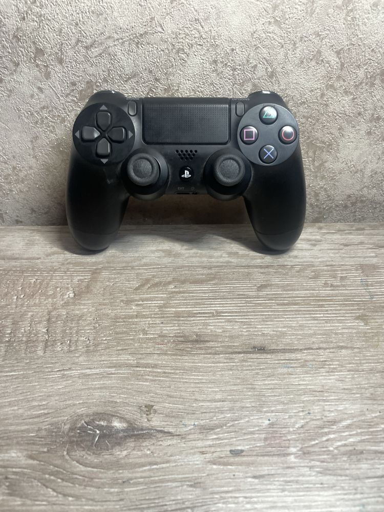 DUALSHOCK 4 новый, хороший