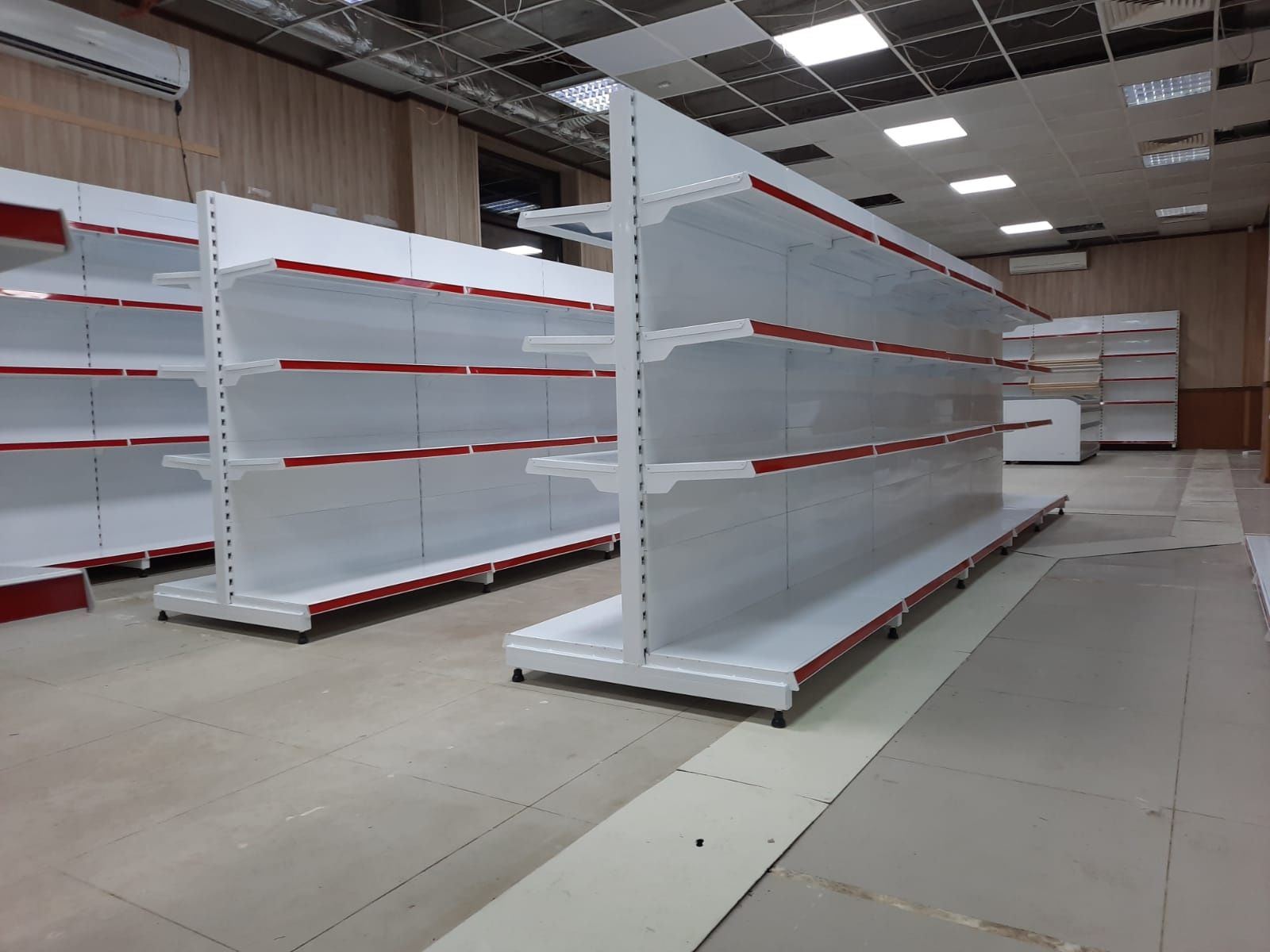 Полки для магазина Стеллажи кассовые боксы