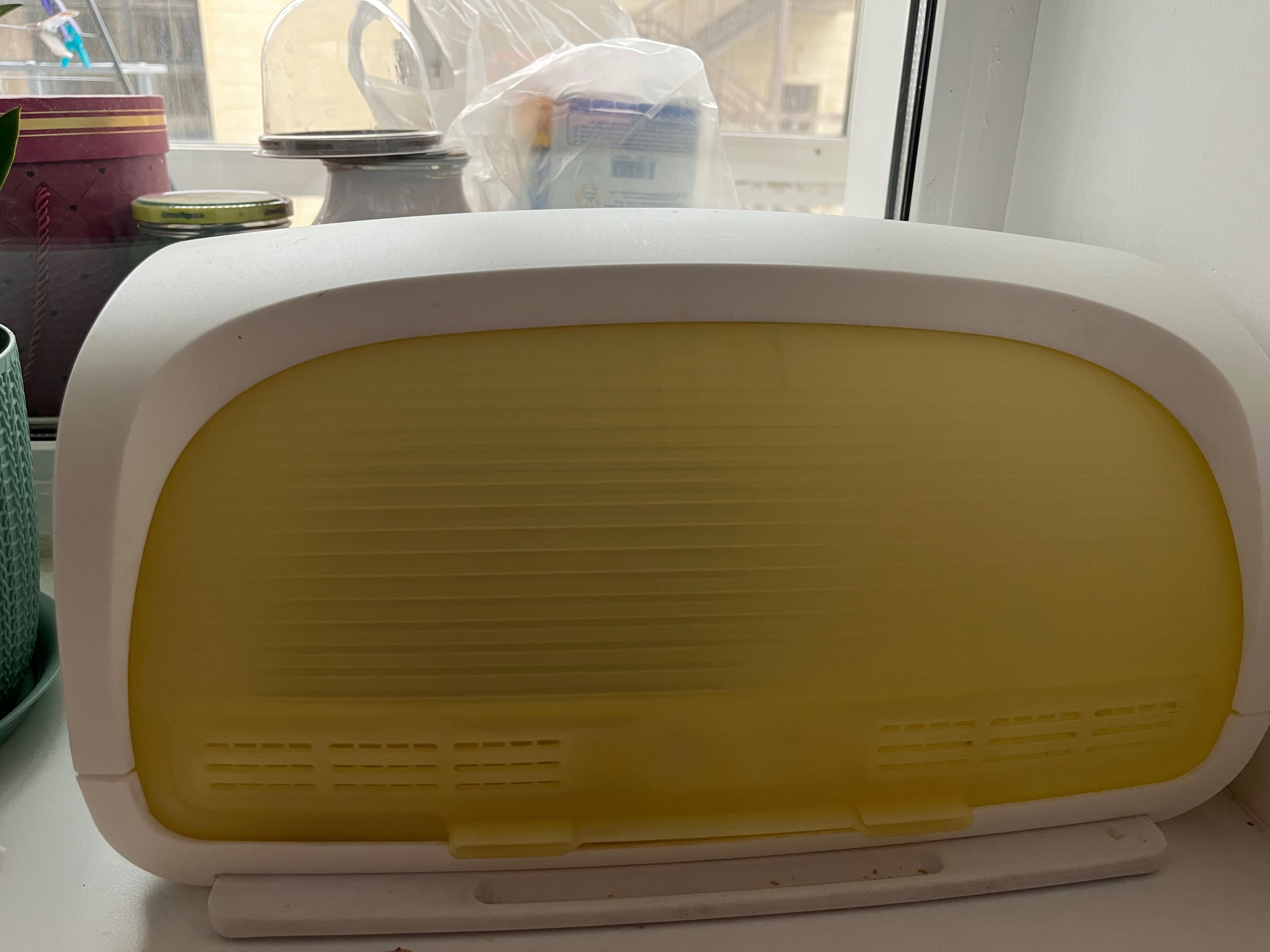 Продам хлебницу Tupperware