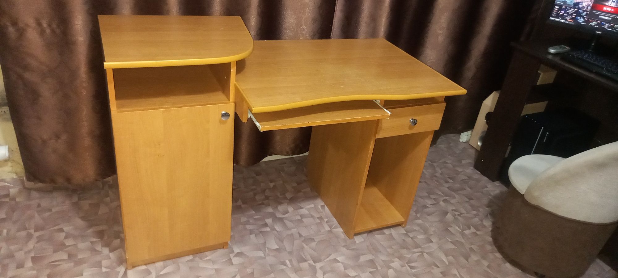 Компьютерный стол