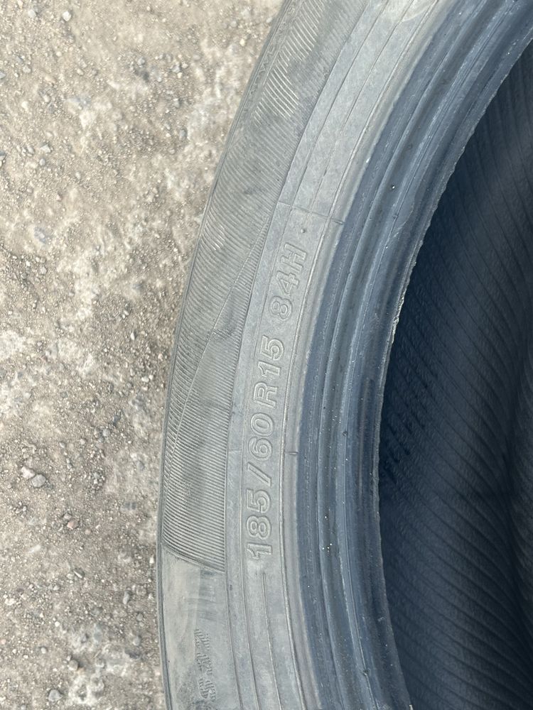 Продам 2 комплекта шин