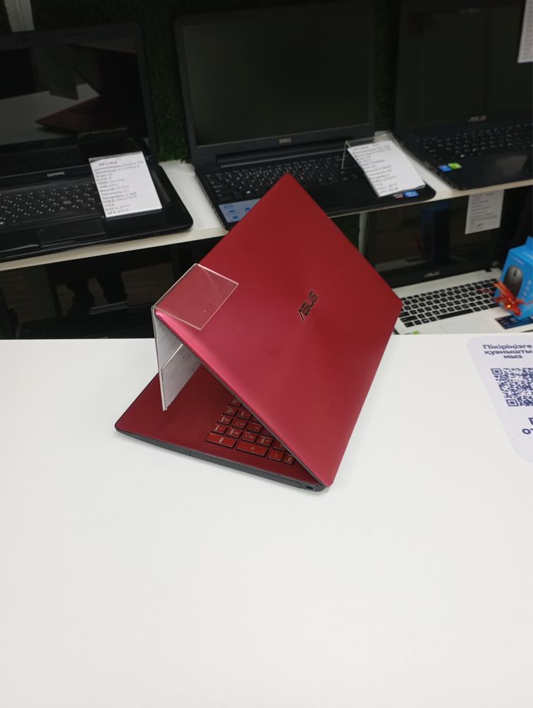 Бюжетный ноутбук для работы Asus Celeron ssd 256+гарантия мышка коврик