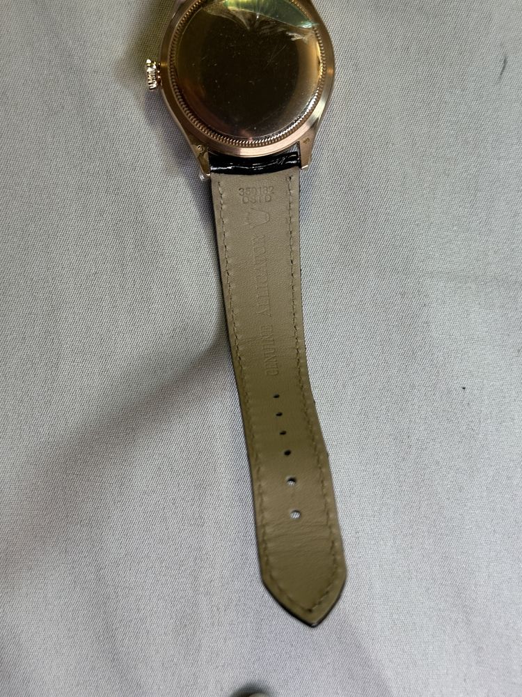 Rolex Cellini Date 39 mm 50515 gold