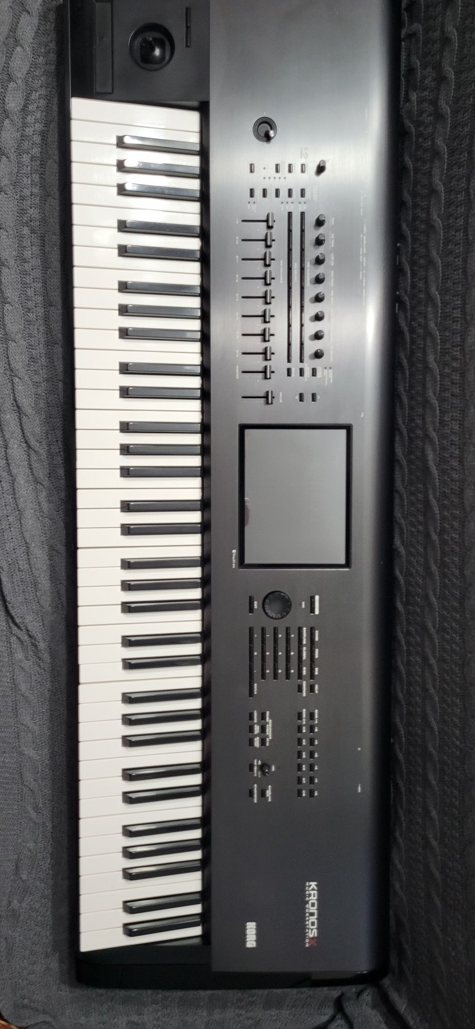 Korg Kronos X 73 клавиши. Продаю.
