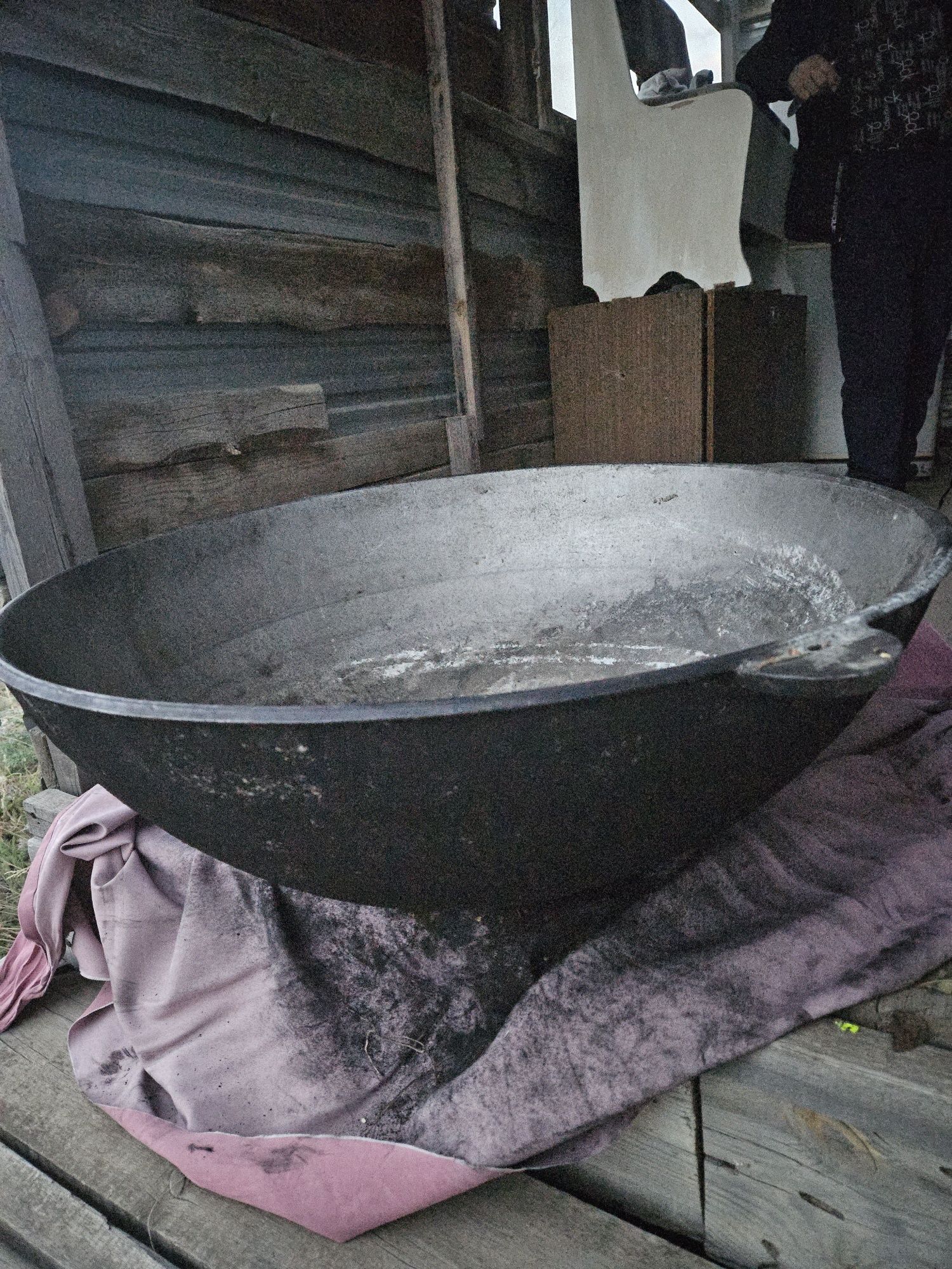 Продам большой казан