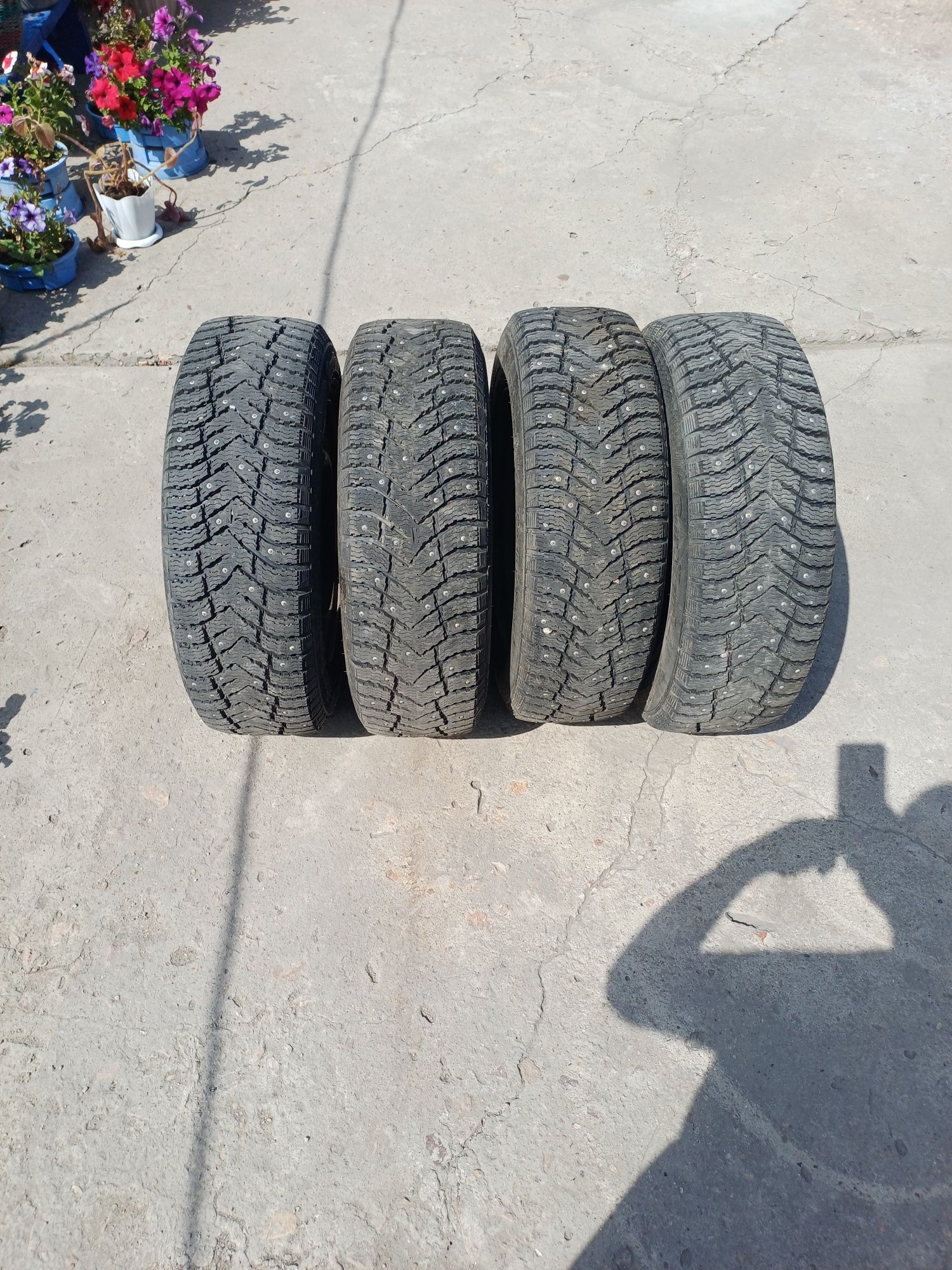 Продам зимние шины