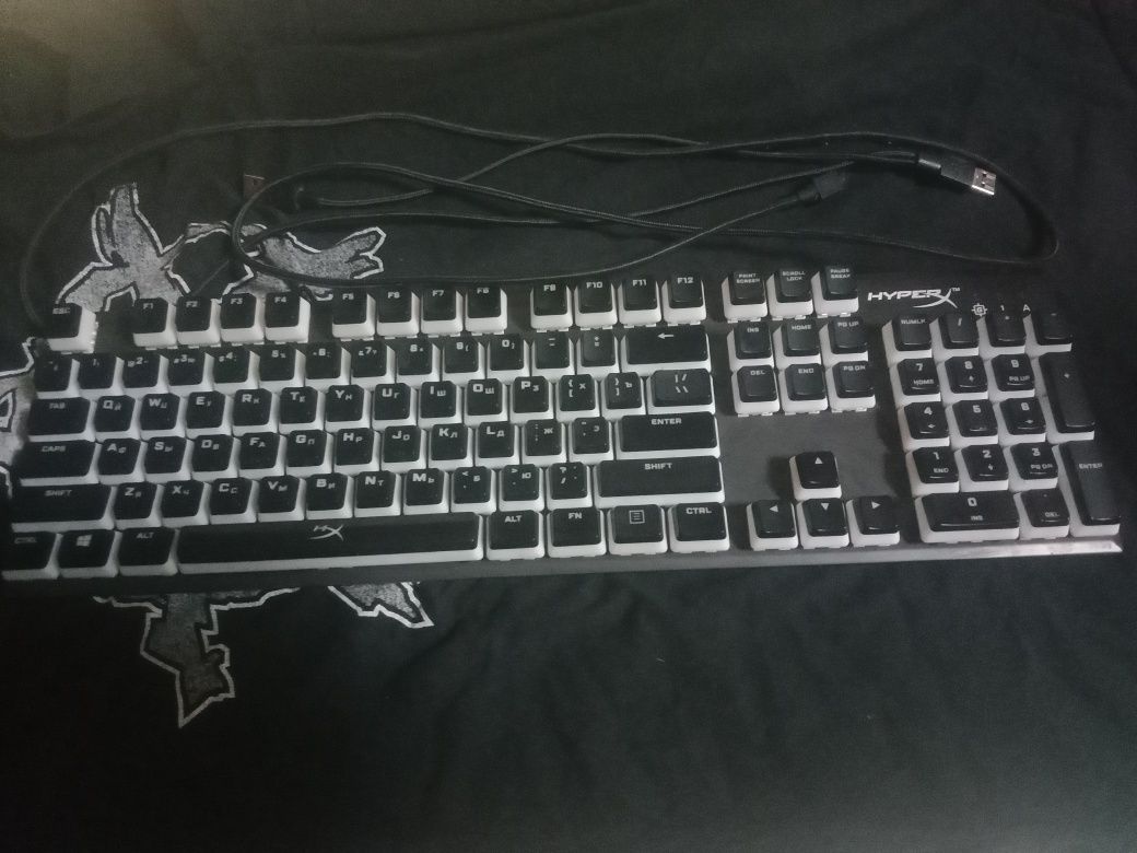 Продам клавиатуру hyper x alloy fps rgb