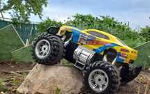 Машинка на радиоуправлении 4x4