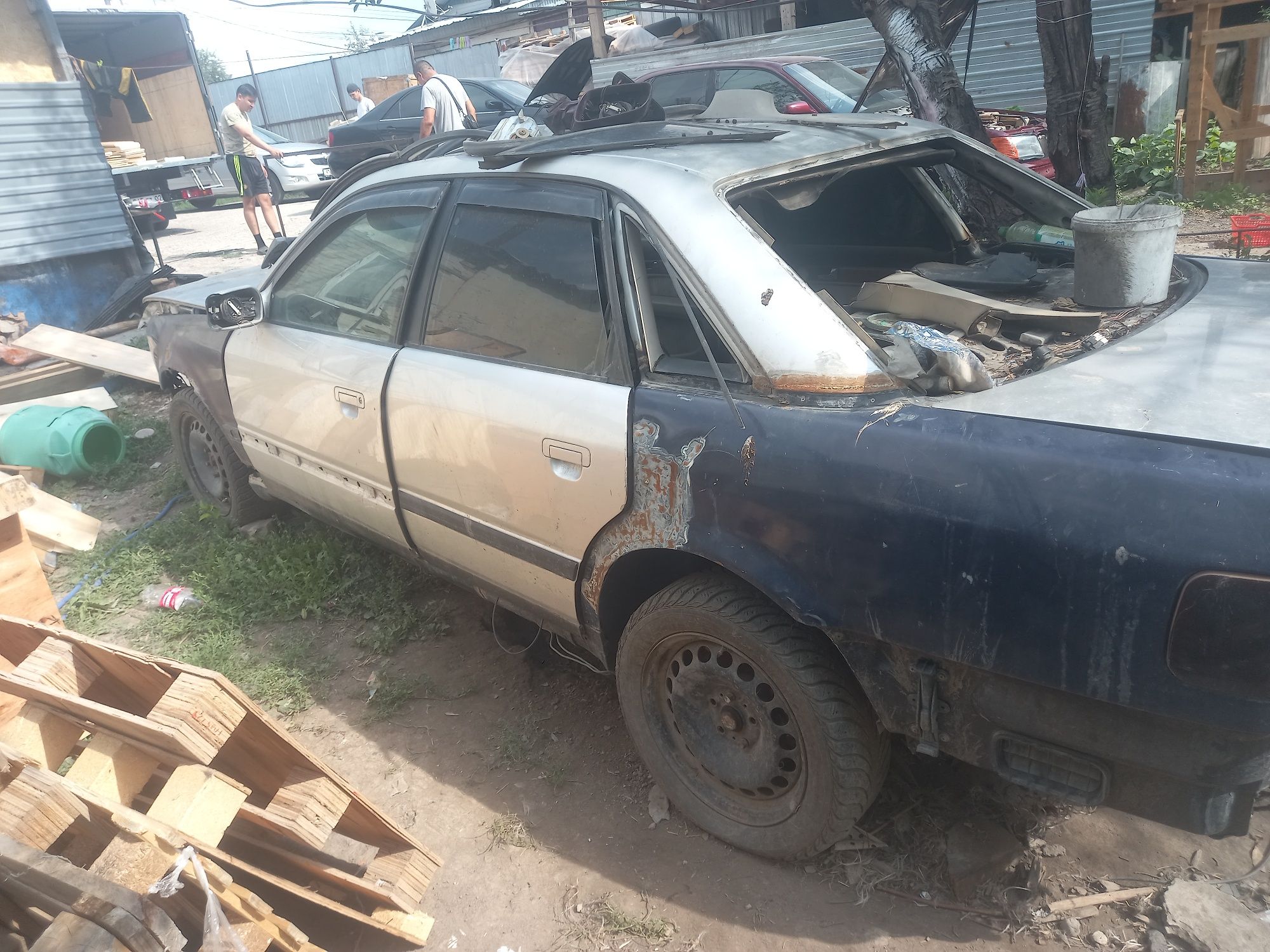 Продам ауди с4 100