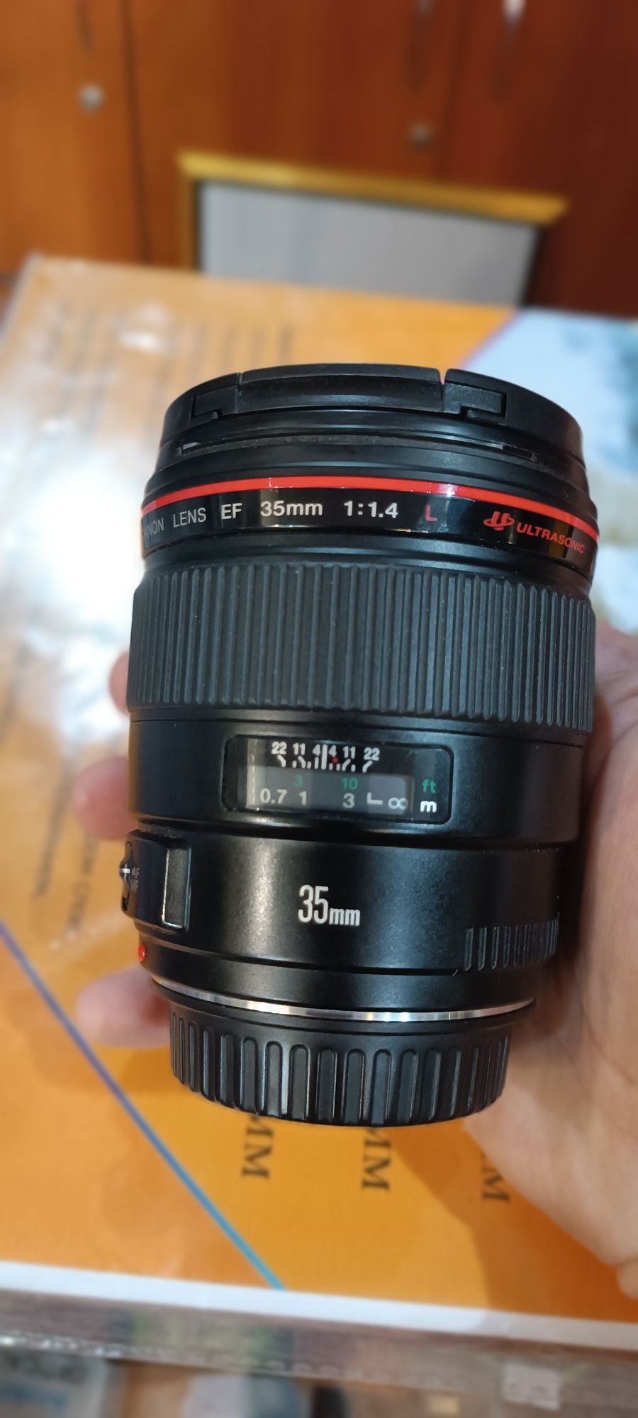 Объектив Canon EF 35mm f/1.4L USM