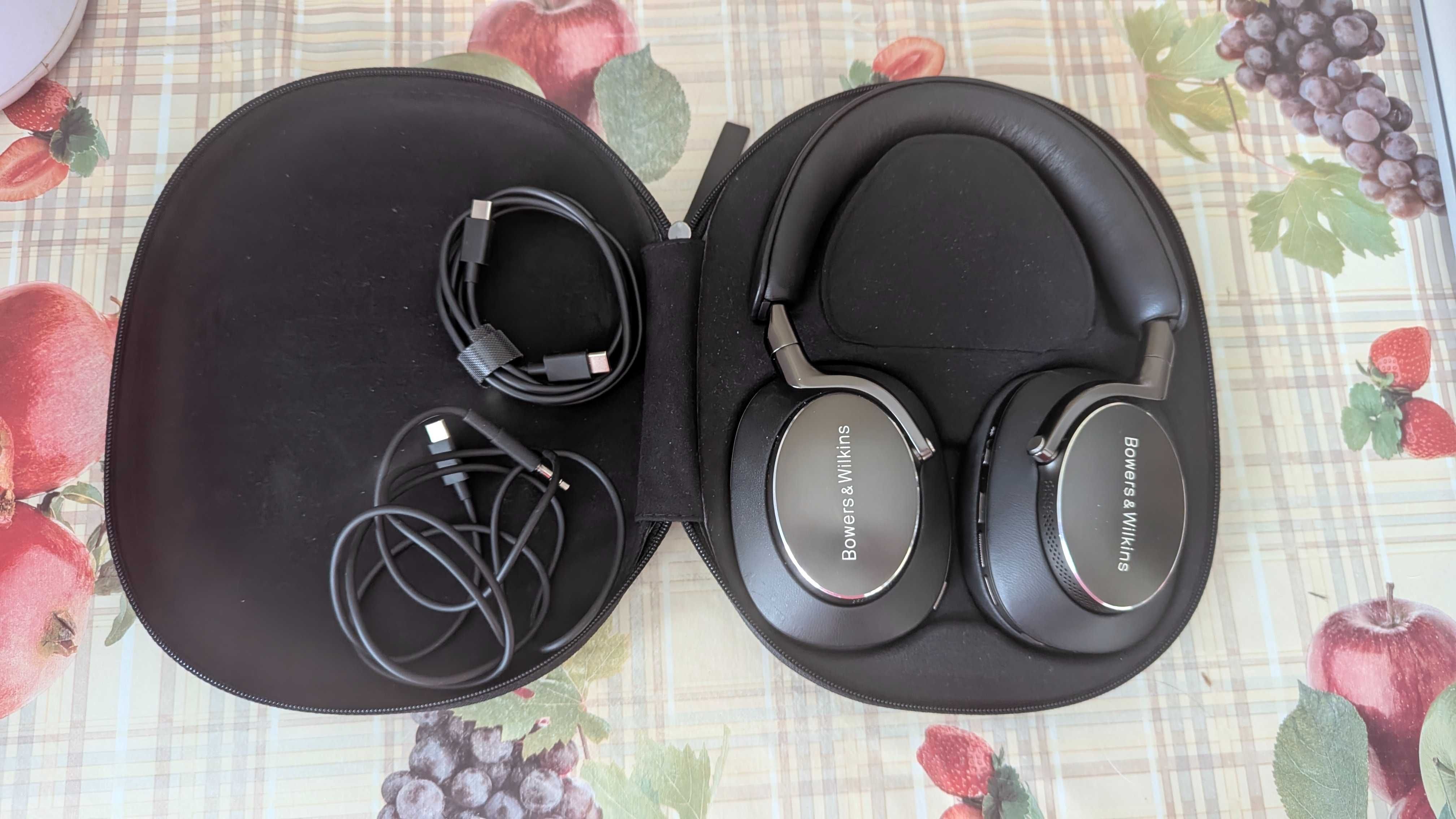 Наушники Bowers & Wilkins PX8 черный