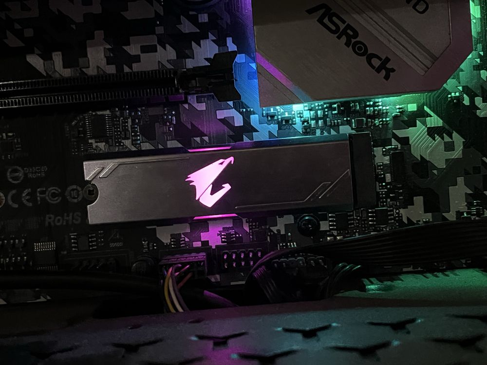 SSD NVMe M.2 от Aorus