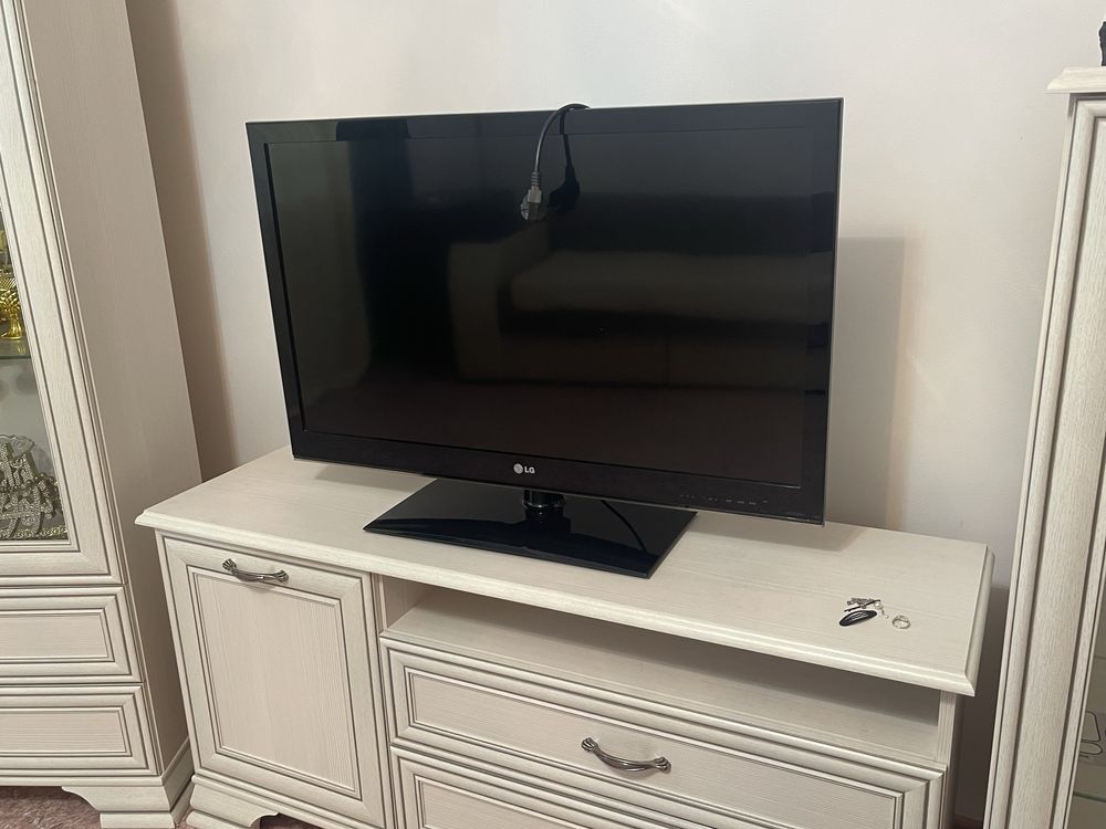 Продам телевизо LG