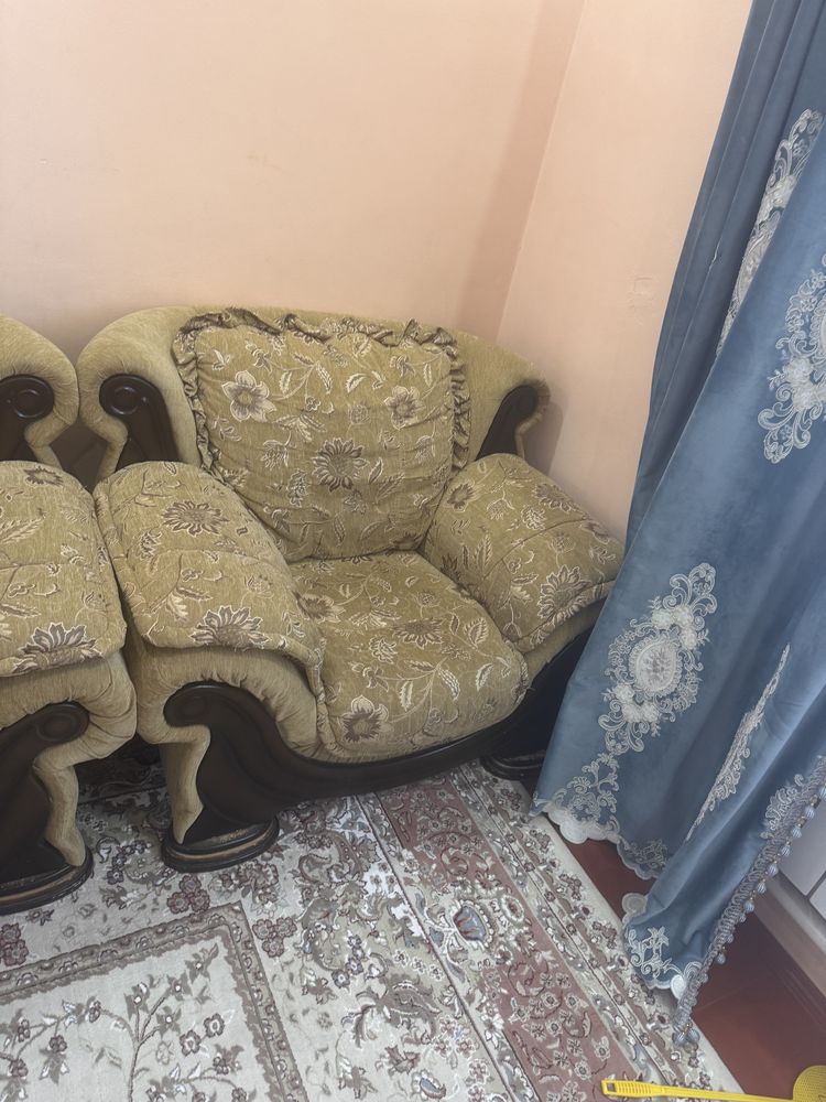 Продается диван с креслом