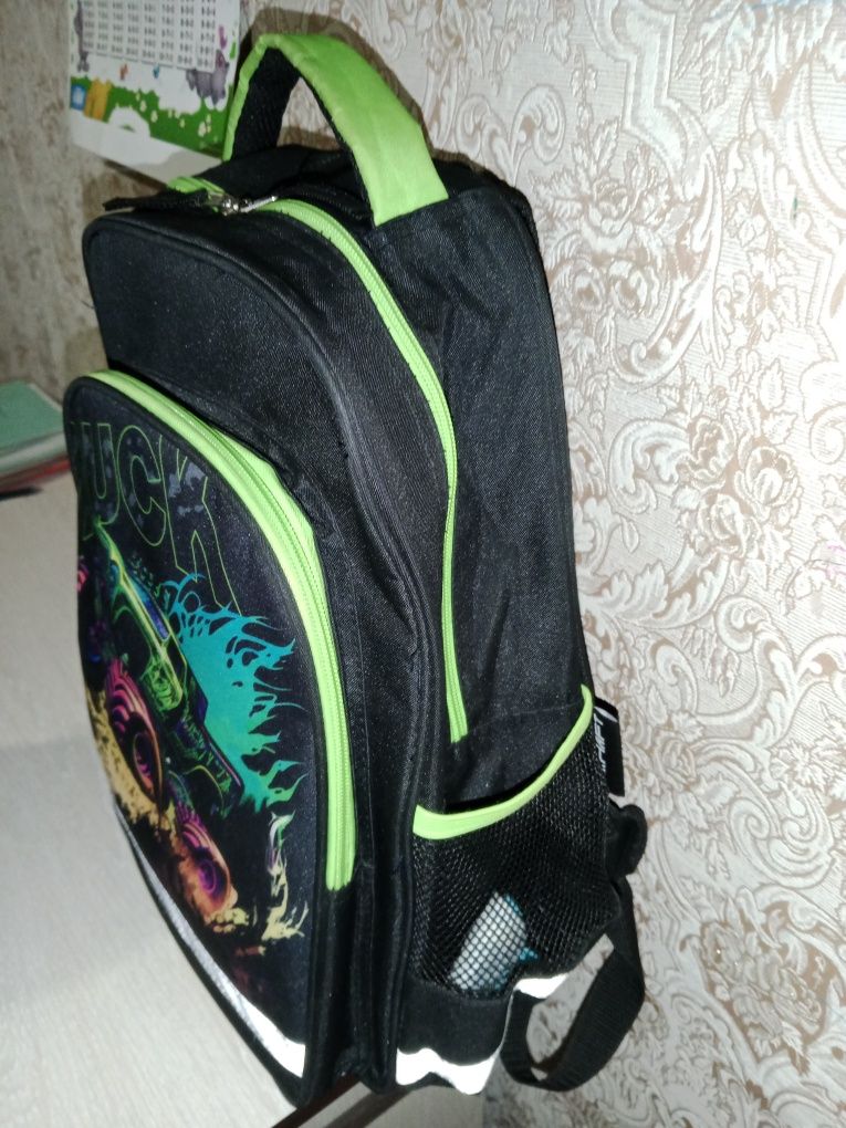 Продам рюкзак для школы