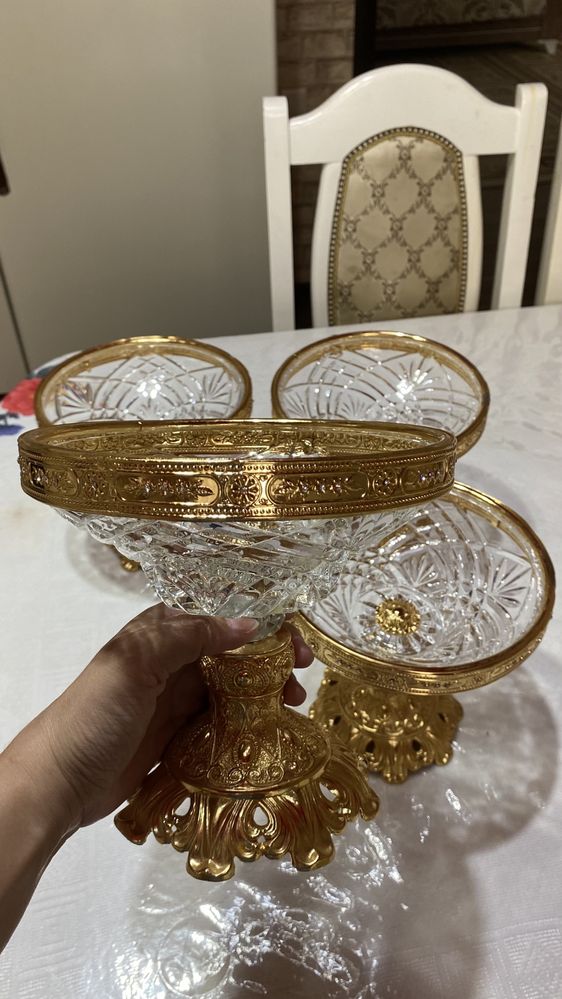 Продам 4 конфетницы