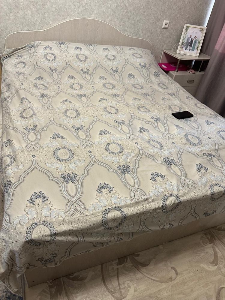 Продам спальный гарнитур