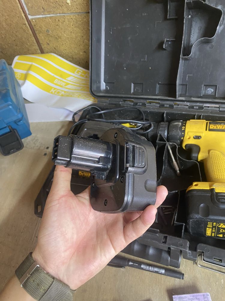 Dewalt шрупаверт и батареечный фен