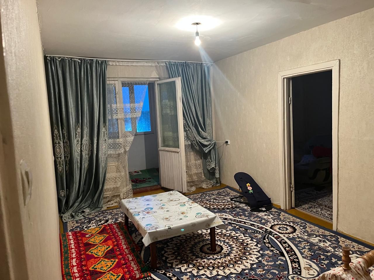 Продам 4х комн квартиру на Коктем 4 этаж
