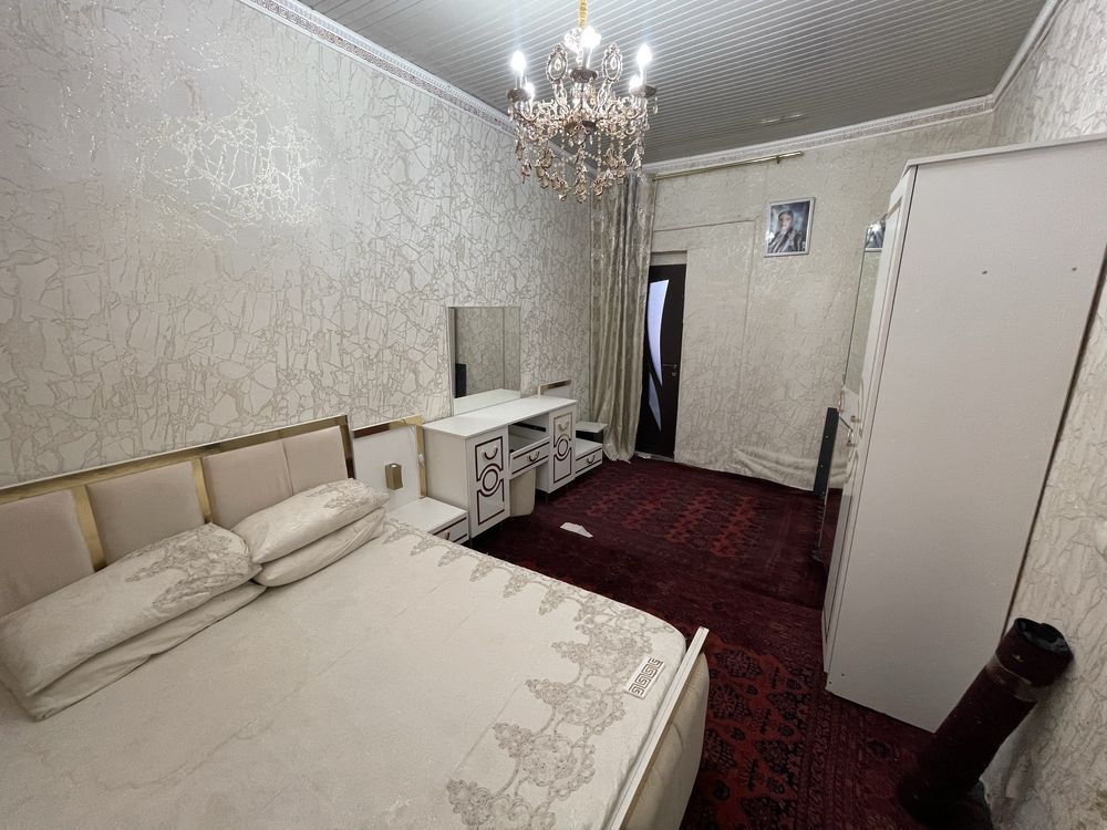 Матрасы мен жиһаздары бар керует сатылады
