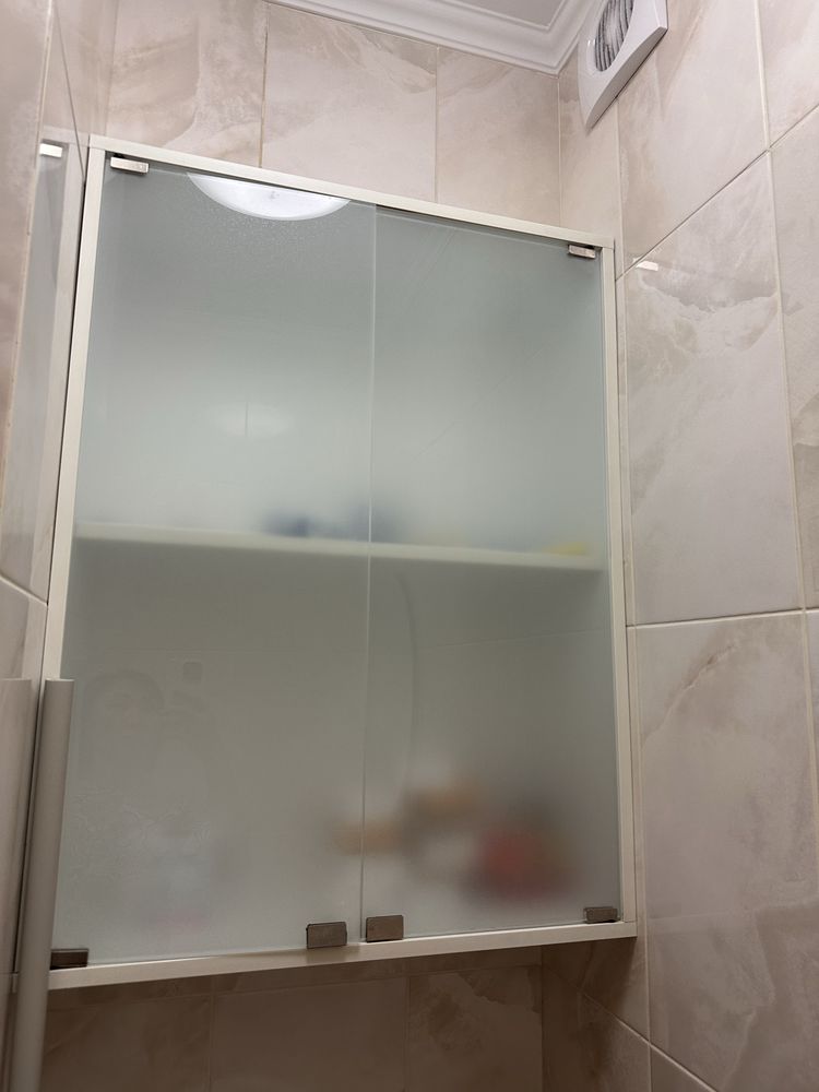 шкаф в санузел, стекляннве дверцы