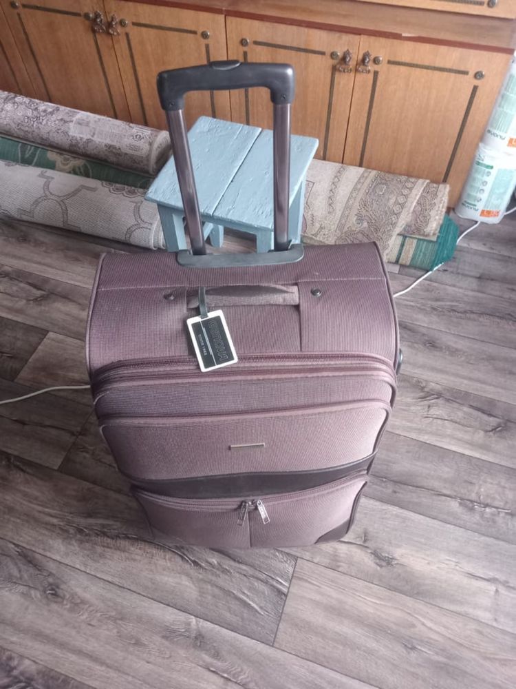 Продам турецкий чемодан