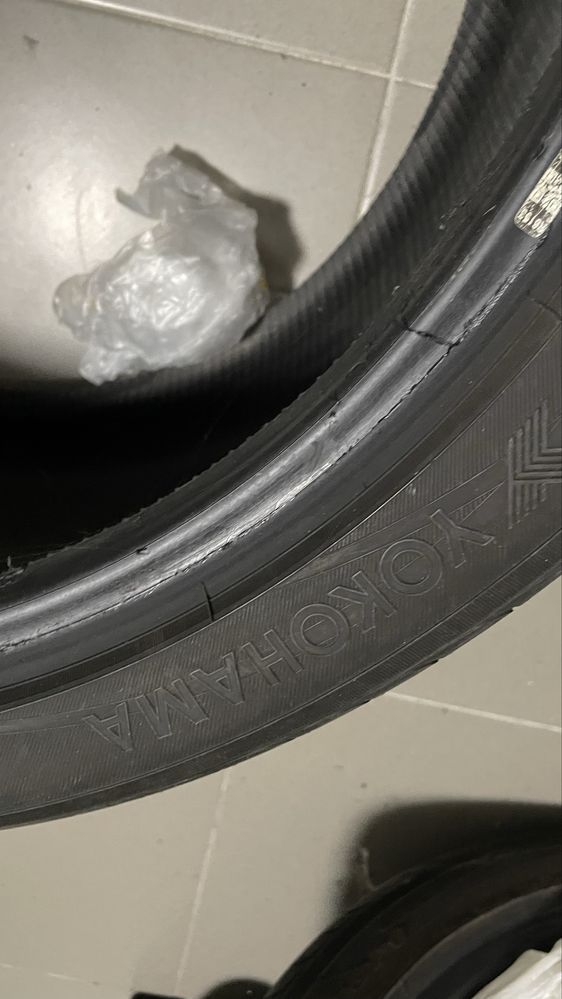 Yokohama 295/35R21